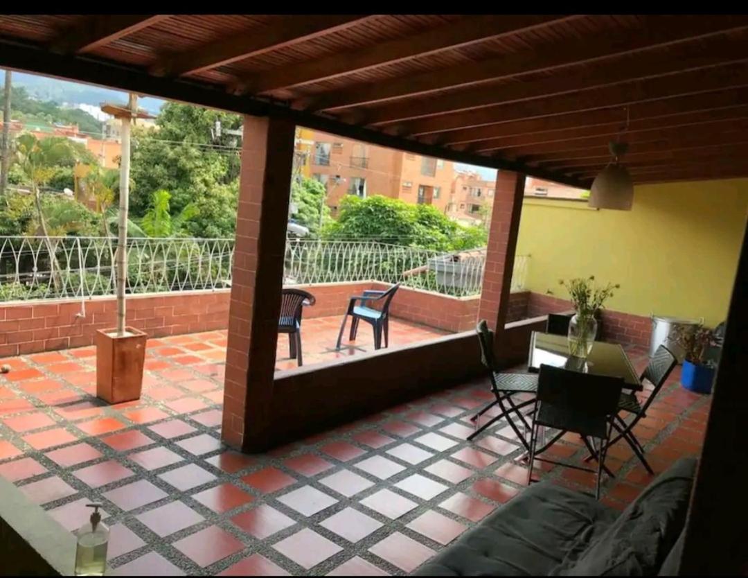 Bed&Breakfast en elegante apartamento con floréale Terraza Unicentro Medellín Extérieur photo