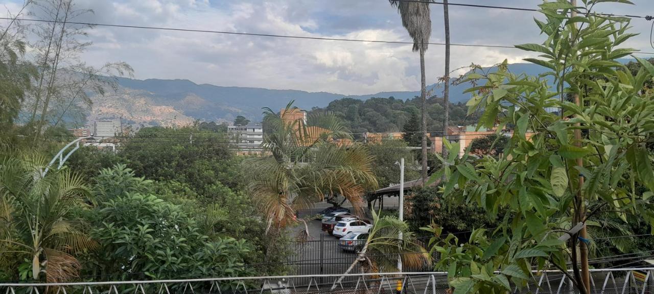 Bed&Breakfast en elegante apartamento con floréale Terraza Unicentro Medellín Extérieur photo